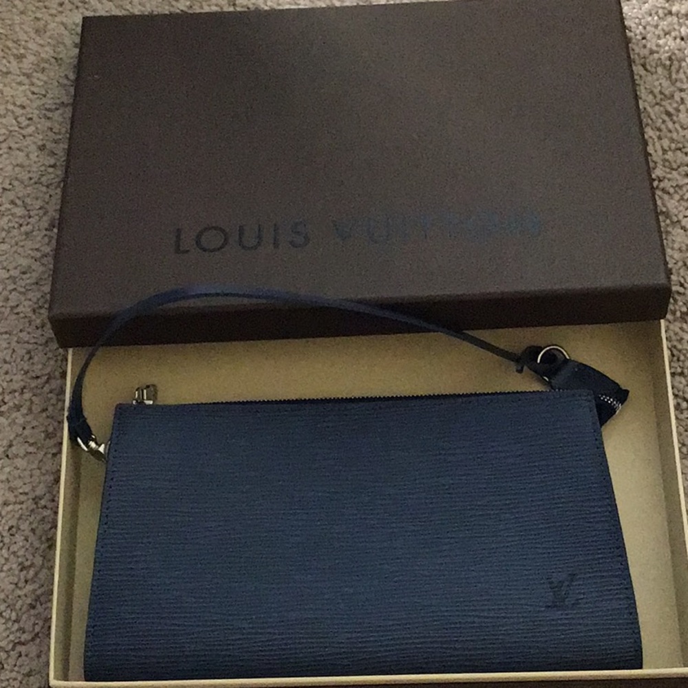 ❌SOLD❌Epi LV night Clutch